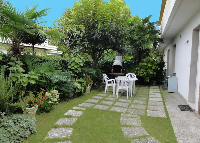 Вілла With Garden And Bbq *