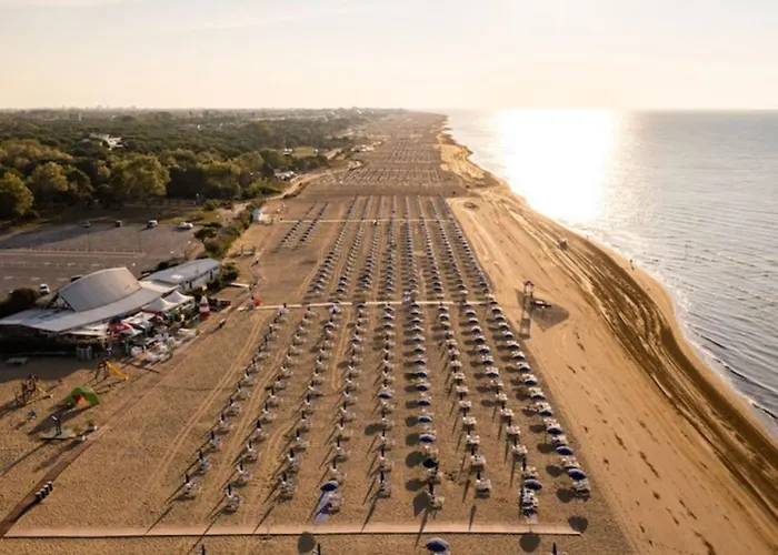 With Garden And Bbq Vila *